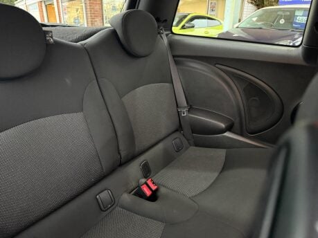 Mini Hatch 1.6 One D Euro 5 (s/s) 3dr 19