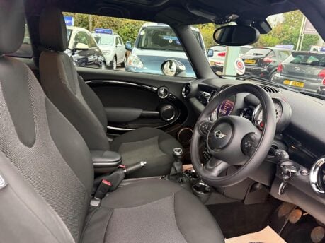 Mini Hatch 1.6 One D Euro 5 (s/s) 3dr 17