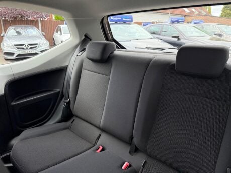 Volkswagen Up 1.0 High up! Euro 5 3dr 23