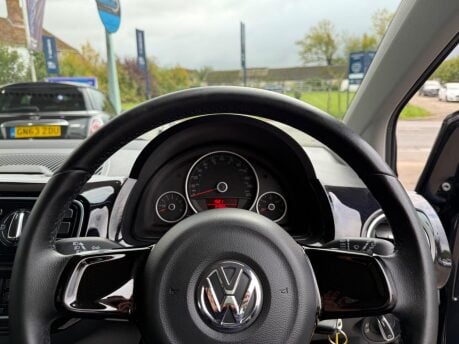 Volkswagen Up 1.0 High up! Euro 5 3dr 31