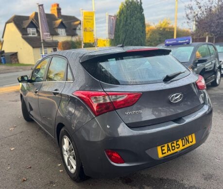 Hyundai i30 1.6 CRDi Blue Drive SE Nav Euro 6 (s/s) 5dr 2