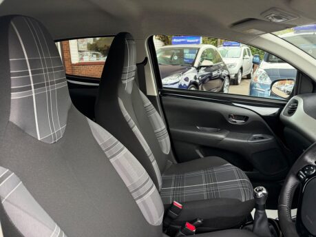 Peugeot 108 1.2 PureTech Allure Euro 6 5dr 17