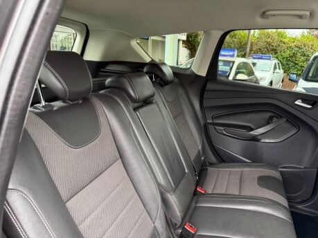 Ford Kuga 2.0 TDCi Titanium 2WD Euro 6 (s/s) 5dr 32