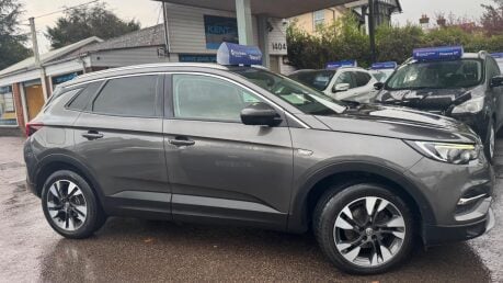 Vauxhall Grandland X 1.6 Turbo D BlueInjection SE Euro 6 (s/s) 5dr 8