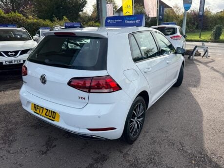 Volkswagen Golf 1.6 TDI BlueMotion Tech SE Nav Euro 6 (s/s) 5dr 15