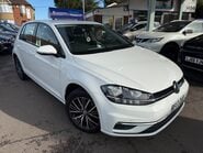 Volkswagen Golf 1.6 TDI BlueMotion Tech SE Nav Euro 6 (s/s) 5dr 8