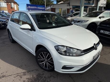 Volkswagen Golf 1.6 TDI BlueMotion Tech SE Nav Euro 6 (s/s) 5dr 8