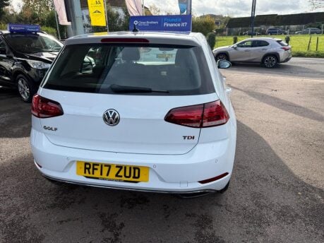 Volkswagen Golf 1.6 TDI BlueMotion Tech SE Nav Euro 6 (s/s) 5dr 14