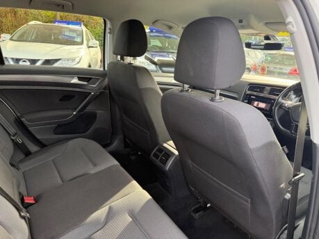 Volkswagen Golf 1.6 TDI BlueMotion Tech SE Nav Euro 6 (s/s) 5dr 22