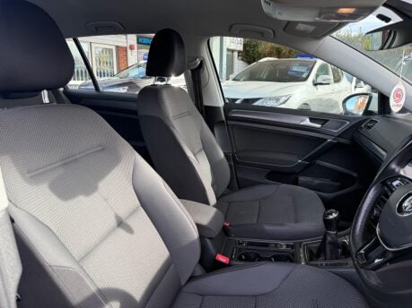 Volkswagen Golf 1.6 TDI BlueMotion Tech SE Nav Euro 6 (s/s) 5dr 20