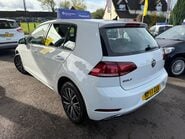 Volkswagen Golf 1.6 TDI BlueMotion Tech SE Nav Euro 6 (s/s) 5dr 10