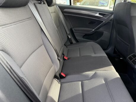 Volkswagen Golf 1.6 TDI BlueMotion Tech SE Nav Euro 6 (s/s) 5dr 21