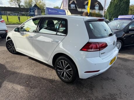 Volkswagen Golf 1.6 TDI BlueMotion Tech SE Nav Euro 6 (s/s) 5dr 6