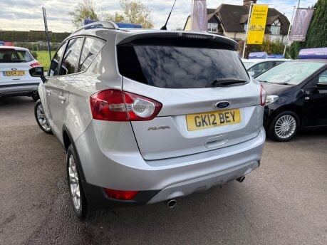 Ford Kuga 2.0 TDCi Zetec 2WD Euro 5 5dr 9
