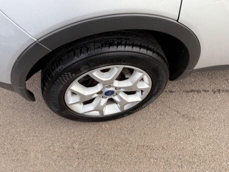 Ford Kuga 2.0 TDCi Zetec 2WD Euro 5 5dr 25