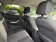 Ford Kuga 2.0 TDCi Zetec 2WD Euro 5 5dr 22