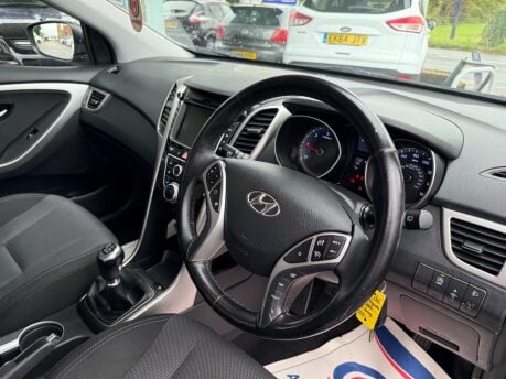 Hyundai i30 1.6 CRDi Blue Drive SE Nav Euro 6 (s/s) 5dr 14