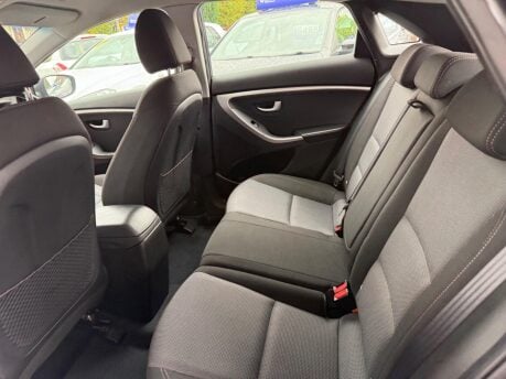 Hyundai i30 1.6 CRDi Blue Drive SE Nav Euro 6 (s/s) 5dr 18