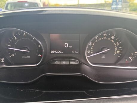 Peugeot 208 1.4 HDi Allure Euro 5 3dr 28