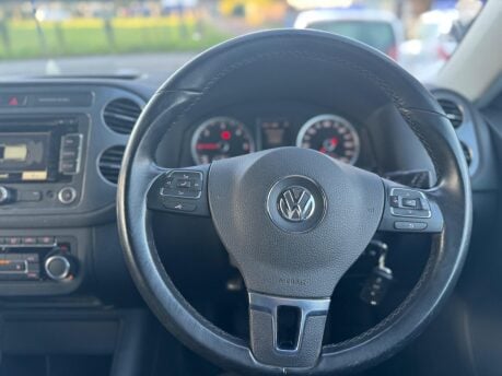 Volkswagen Tiguan 2.0 TDI BlueMotion Tech Match 2WD Euro 5 (s/s) 5dr 9