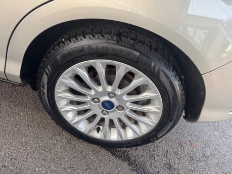 Ford B-Max 1.6 TDCi Titanium Euro 5 5dr 15