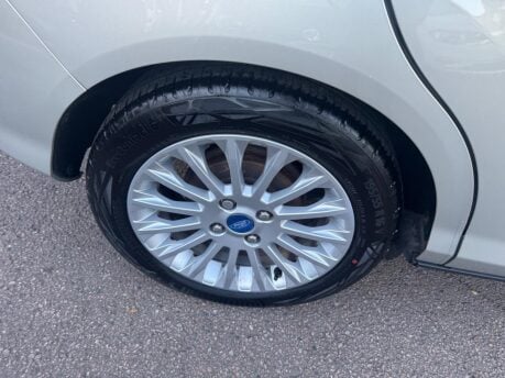 Ford B-Max 1.6 TDCi Titanium Euro 5 5dr 14