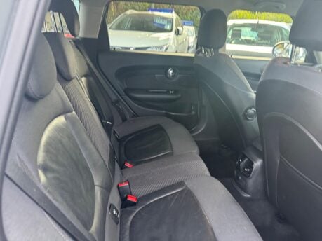 Mini Clubman 2.0 Cooper D Auto Euro 6 (s/s) 6dr 29