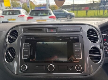 Volkswagen Tiguan 2.0 TDI BlueMotion Tech Match 2WD Euro 5 (s/s) 5dr 25