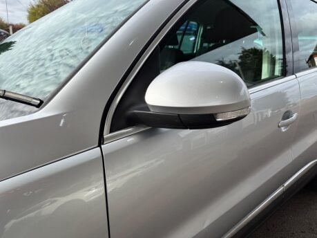 Volkswagen Tiguan 2.0 TDI BlueMotion Tech Match 2WD Euro 5 (s/s) 5dr 18