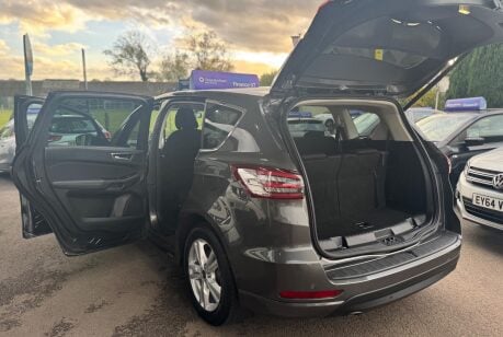 Ford S-Max 2.0 TDCi Titanium Euro 6 (s/s) 5dr 33
