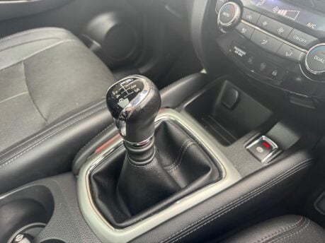 Nissan Qashqai 1.5 dCi Tekna 2WD Euro 6 (s/s) 5dr 23