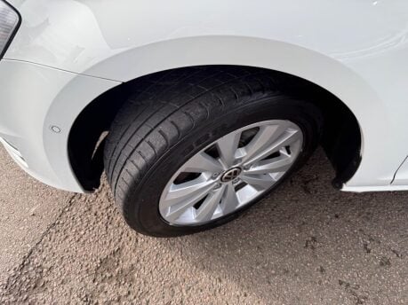 Volkswagen Golf 1.4 TSI BlueMotion Tech SE DSG Euro 5 (s/s) 5dr 28