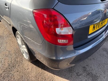 Skoda Fabia 1.2 TSI Elegance DSG Euro 5 5dr 33