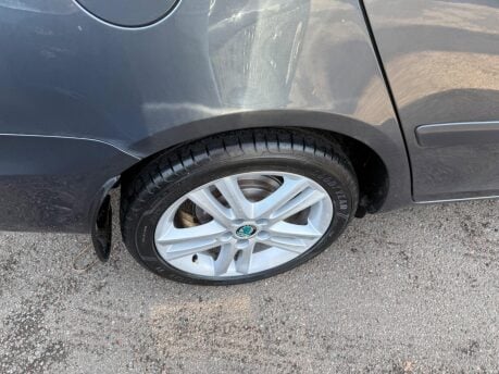 Skoda Fabia 1.2 TSI Elegance DSG Euro 5 5dr 26