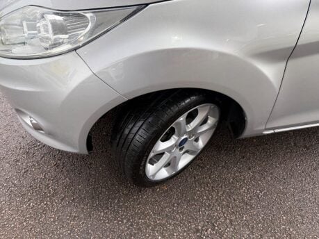 Ford Fiesta 1.4 Zetec 5dr 29