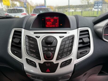 Ford Fiesta 1.4 Zetec 5dr 17
