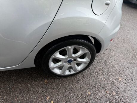 Ford Fiesta 1.4 Zetec 5dr 28