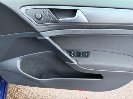 Volkswagen Golf 1.4 TSI BlueMotion Tech SE Nav Euro 6 (s/s) 5dr 23