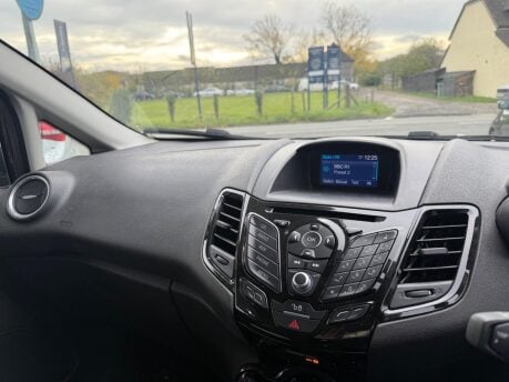 Ford Fiesta 1.25 Zetec Euro 6 5dr 9