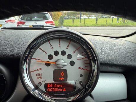 Mini Hatch 1.6 One Euro 5 3dr 23