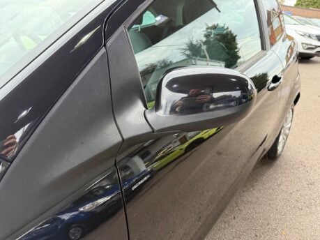 Ford Ka 1.2 Zetec Euro 5 (s/s) 3dr 26