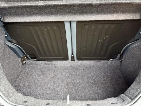 Ford Ka 1.2 Zetec Euro 5 (s/s) 3dr 28