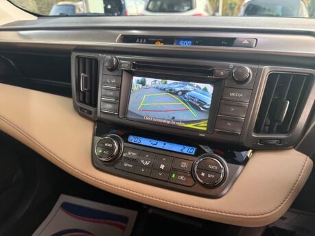 Toyota Rav4 2.2 D-4D Invincible 4WD Euro 5 5dr 31