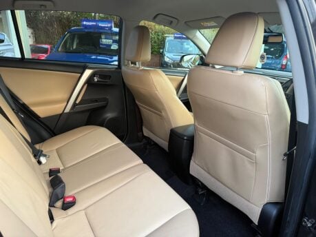 Toyota Rav4 2.2 D-4D Invincible 4WD Euro 5 5dr 22