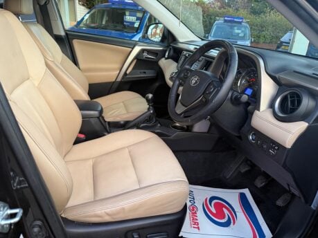Toyota Rav4 2.2 D-4D Invincible 4WD Euro 5 5dr 16