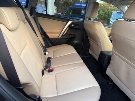 Toyota Rav4 2.2 D-4D Invincible 4WD Euro 5 5dr 23