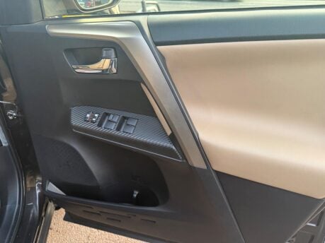 Toyota Rav4 2.2 D-4D Invincible 4WD Euro 5 5dr 24