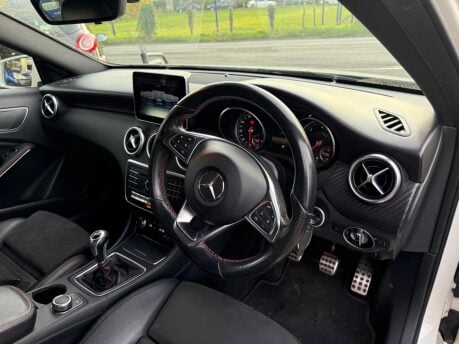 Mercedes-Benz A Class 1.5 A180d Sport (Premium) 7G-DCT Euro 6 (s/s) 5dr 9