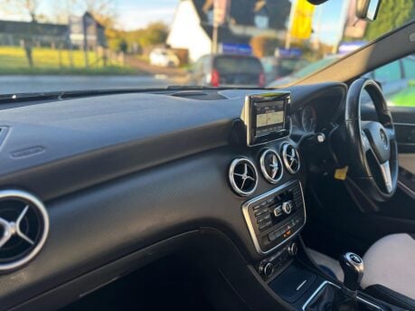 Mercedes-Benz A Class 1.6 A180 SE Euro 6 (s/s) 5dr 30