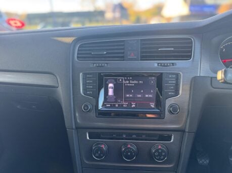 Volkswagen Golf 1.6 TDI BlueMotion Tech SE Euro 5 (s/s) 5dr 10